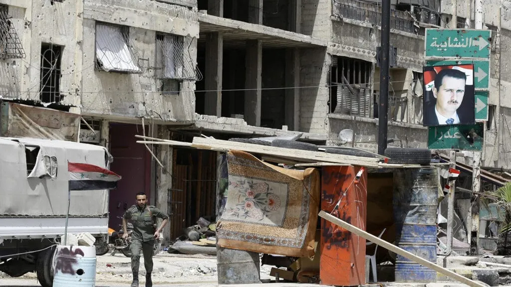 مخابرات الأسد تشن حملة اعتقالات وتصادر دراجات نارية بريف دمشق