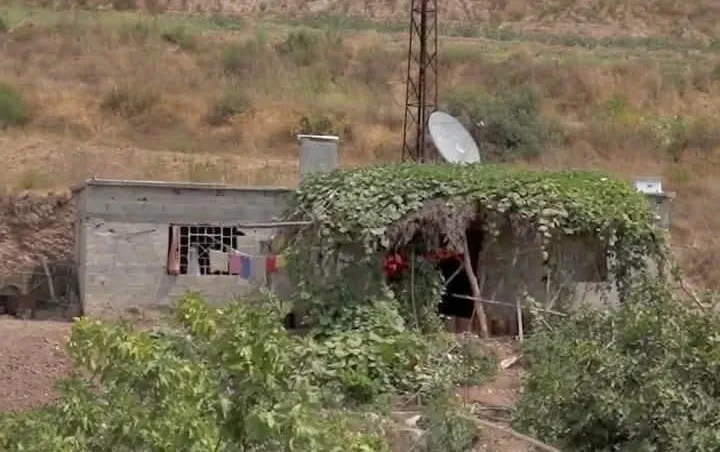 شبكة حقوقية تُدين مقـ ـتل خمسة مدنيين في قرية جور الماء بريف اللاذقية