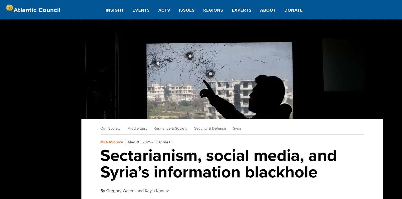 ثقب أسود للمعلومات: كيف غذّت الطائفية ووسائل التواصل فوضى ما بعد الأسد في سوريا