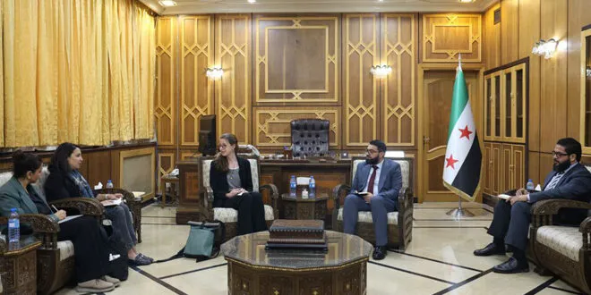 وزير العدل لوفد منظمة العفو الدولية: سوريا منفتحة على التعاون الدولي وتؤمن بالعدالة الانتقالية