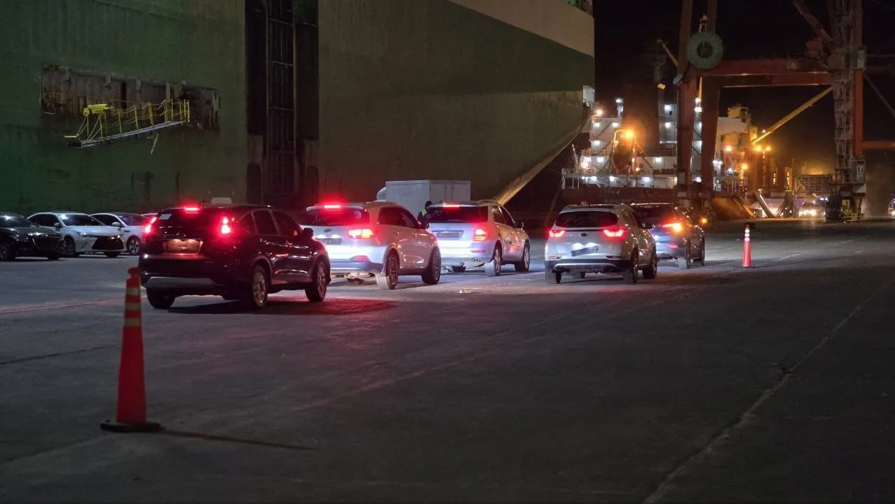 رابع باخرة تحمل سيارات مصدرها كوريا الجنوبية تصل إلى مرفأ طرطوس